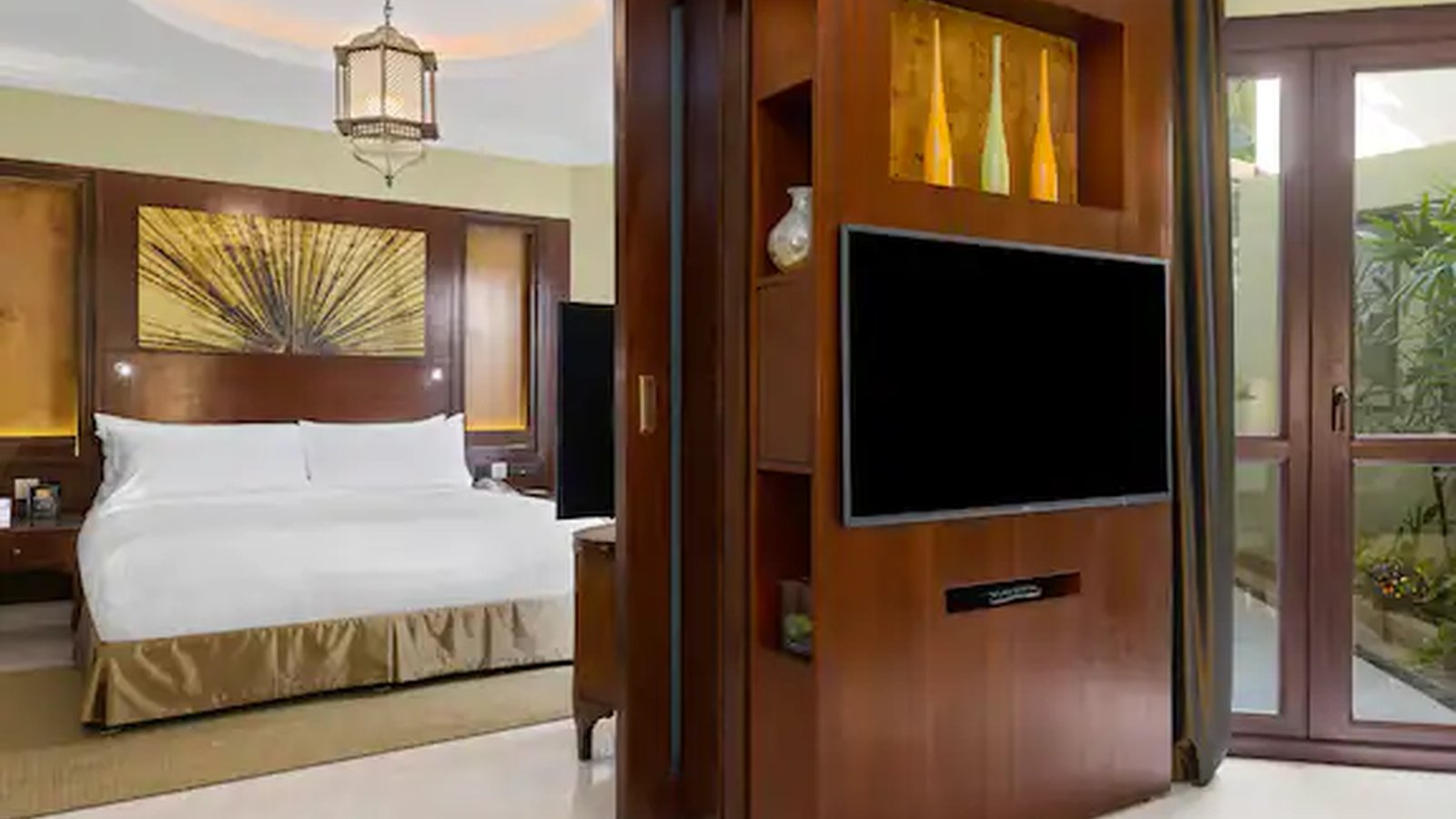 Hilton Luxor Resort & Spa